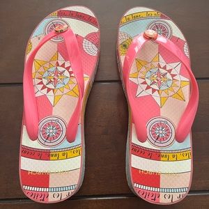 Tory Burch print flip flops. Fun print!